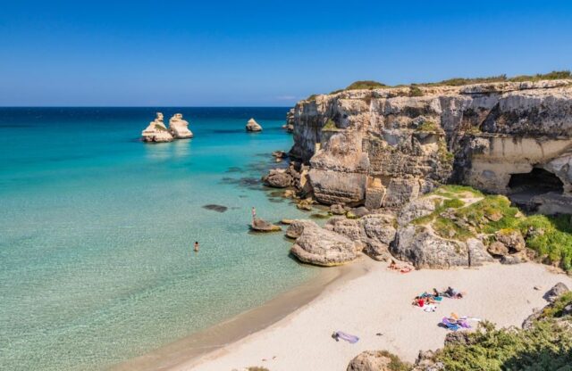 Torre dell'Orso Salento Italia spiaggia sabbia