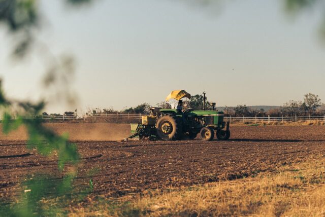 agricoltori trattore